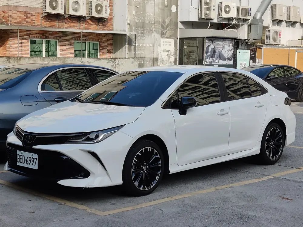 Toyota Corolla Altis, exterior